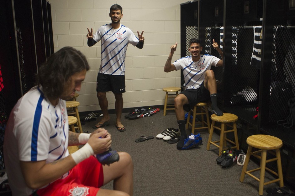 Cássio, Camacho e Pedro Henrique no vestiário antes da final contra o São Paulo pela Flórida Cup