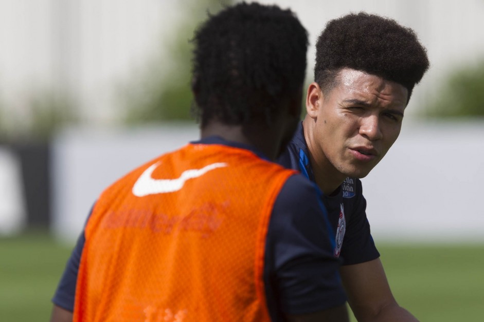 Marquinhos Gabriel deve ficar fora dos treinos por cerca de dois meses Marquinhos Gabriel deve ficar fora dos treinos por cerca de dois meses
