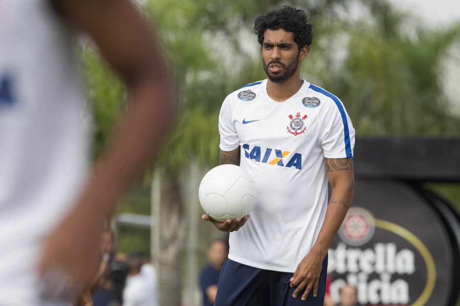 Vilson no treino do Corinthians no CT Joaquim Grava