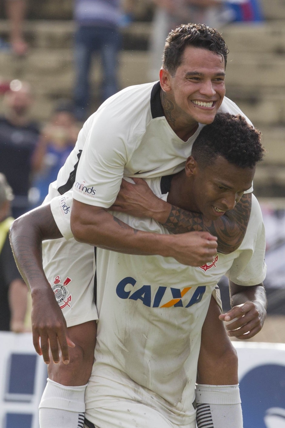 Giovanni Augusto comemora gol contra o São Bento na estreia do campeonato paulista