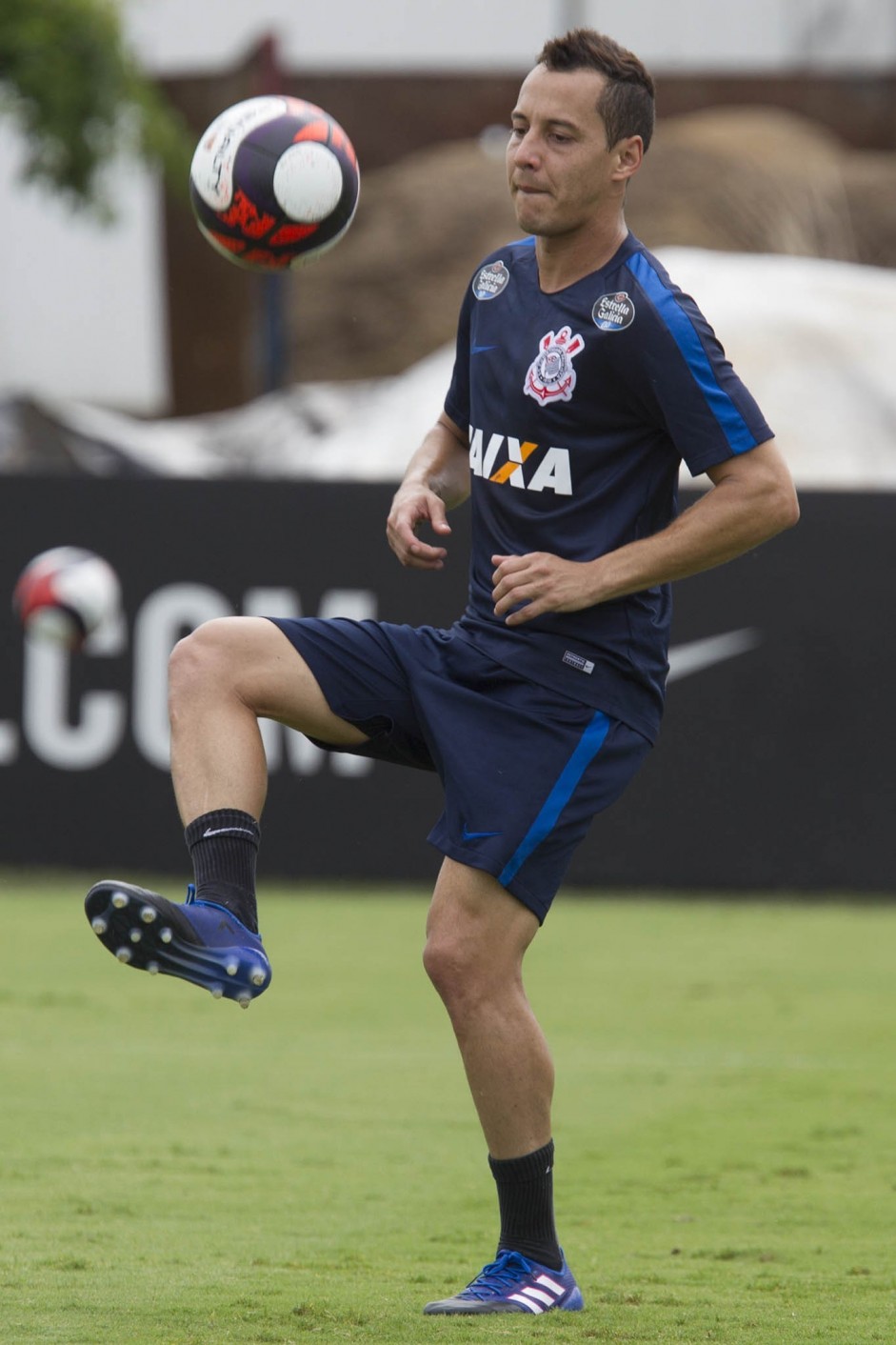 Rodriguinho no ltimo treino do Corinthians antes da estreia no Paulista