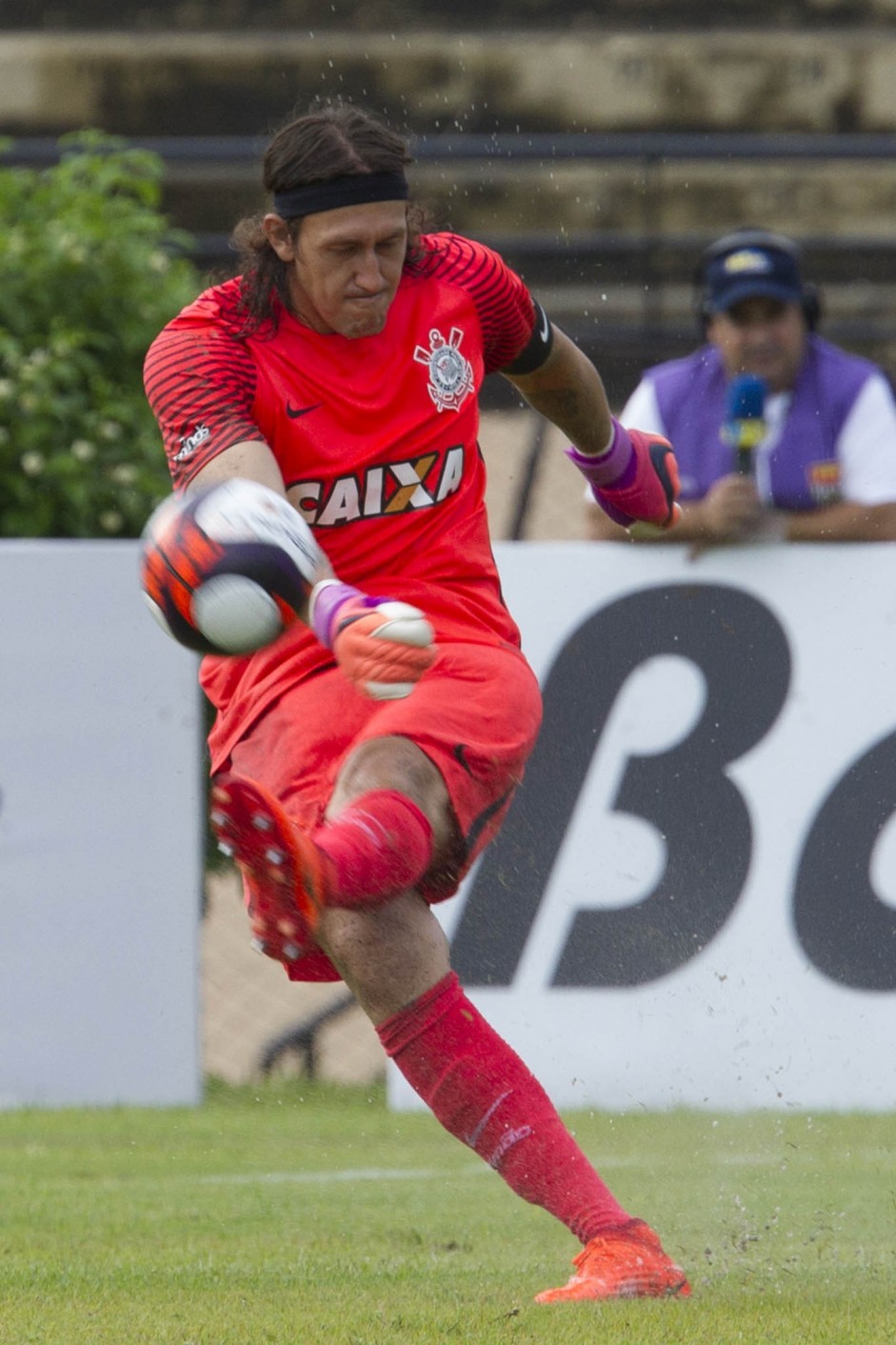 Cássio em ação contra o São Bento na estreia do campeonato paulista