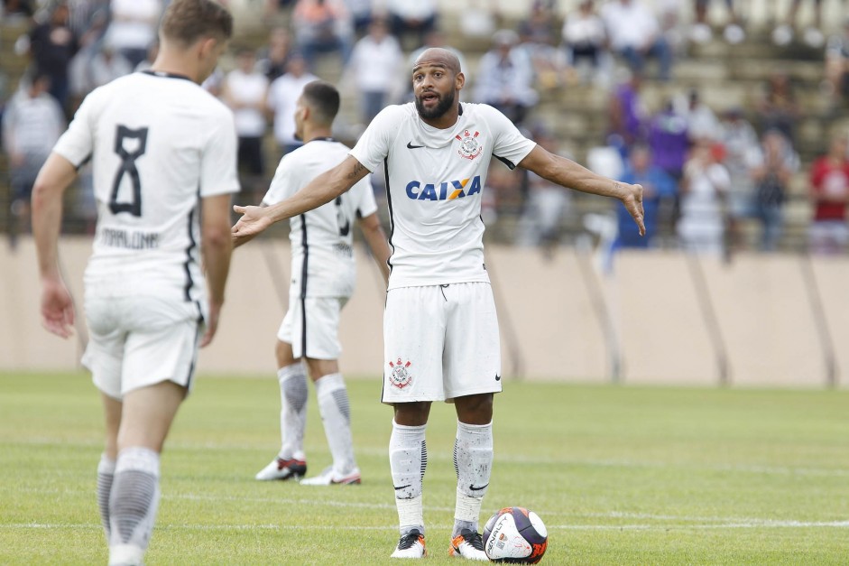 Fellipe Bastos e Marlone em ação contra o São Bento na estreia do campeonato paulista