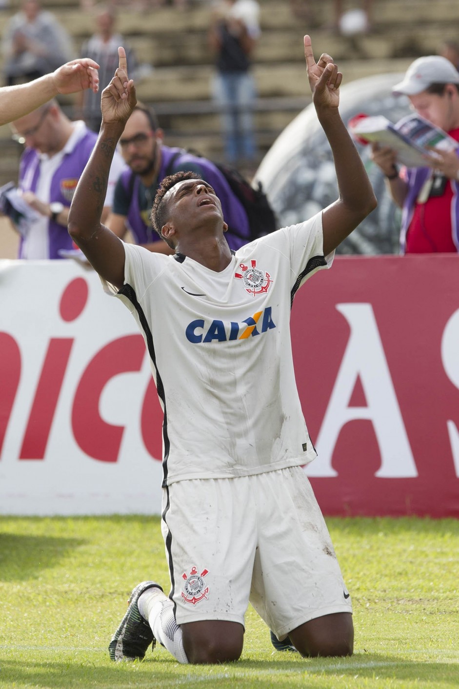 J comemora gol contra o So Bento na estreia do campeonato paulista
