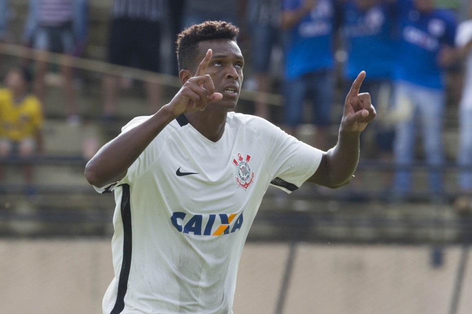 J comemora gol contra o So Bento na estreia do campeonato paulista