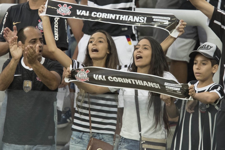 Torcida, apesar de baixo nmero, fez festa na Arena em partida contra o Novorizontino