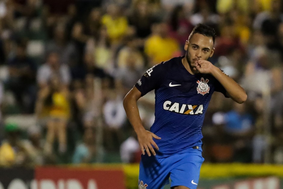 Maycon comemora oportunidade como titular no Corinthians Maycon comemora oportunidade como titular no Corinthians