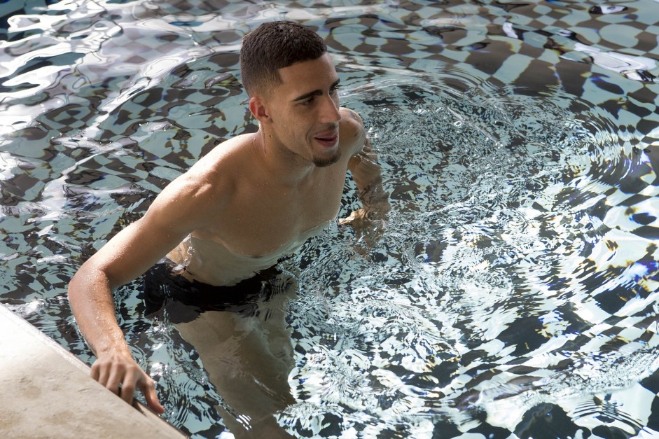 Gabriel na piscina do CT Joaquim Grava