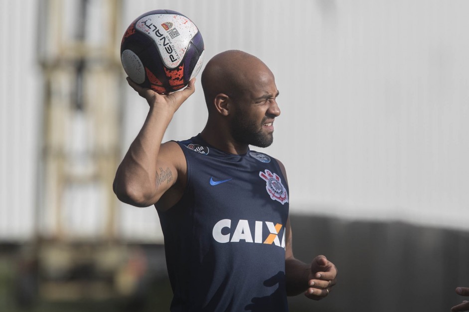 Fellipe Bastos foi baixa no treino do Corinthians desta tera-feira