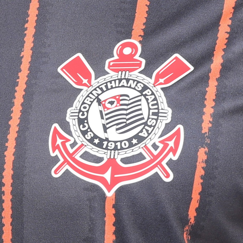 Detalhe da camiseta do corinthians laranja e preta