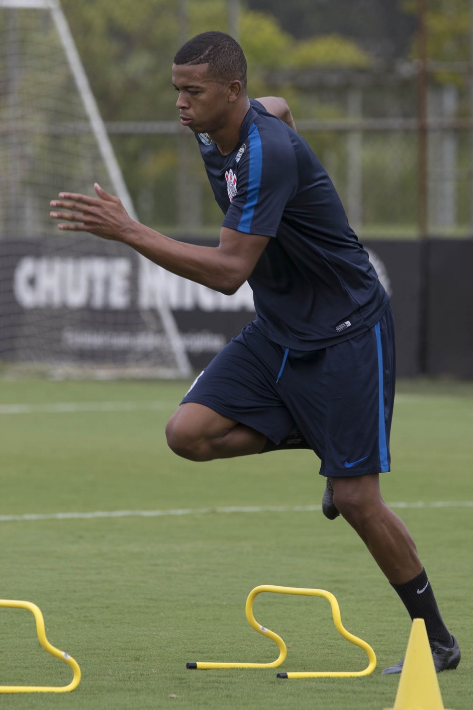 Carlinhos treina forte para se recuperar rapidamente