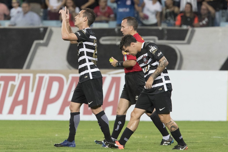 Rodriguinho comemora mais um gol diante do Luverdense pela Copa do Brasil