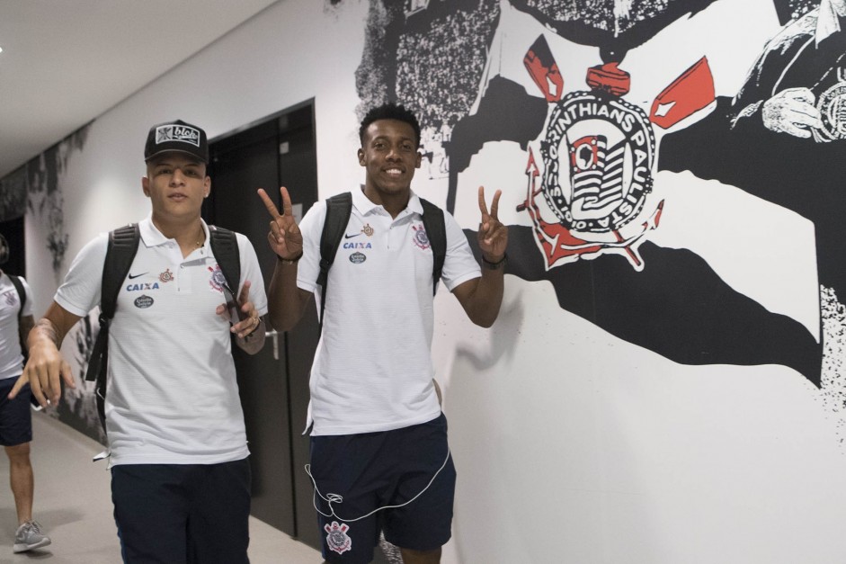 Guilherme Arane e Moisés antes do duelo contra a Luverdense, na Arena