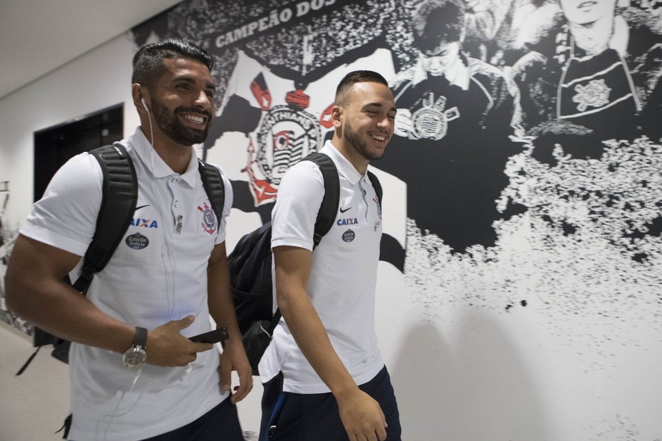 Guilherme e Maycon chegam à Arena para enfrentar o Luverdense