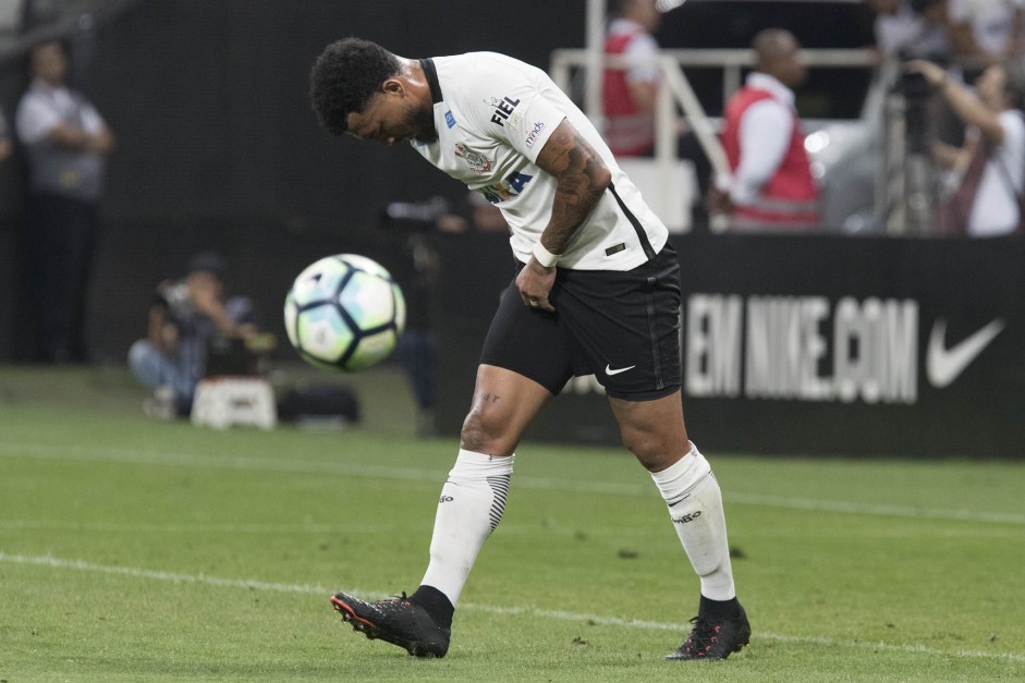 Kazim saiu mancando de campo depois do empate com a Luverdense