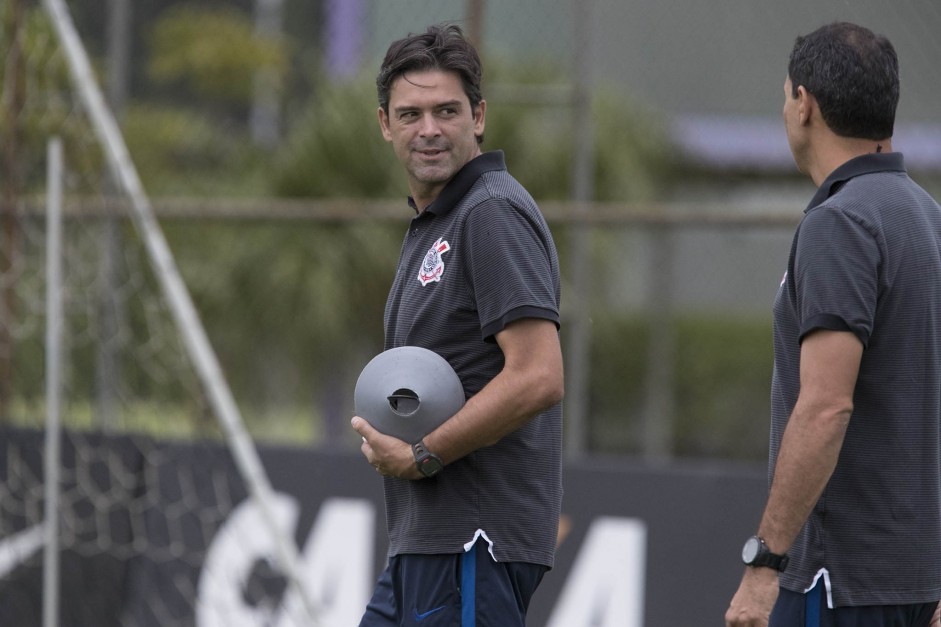 Leandro Silva e Fábio Carille na reapresentação do Timão após partida contra a Luverdense