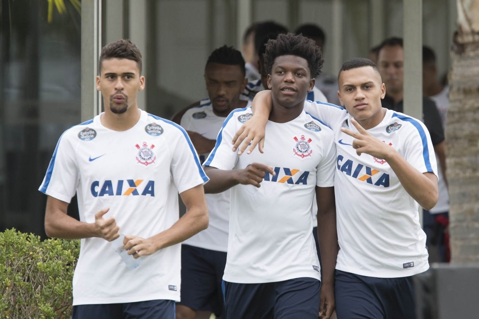 Léo Santos, Léo Jabá e Wariam no CT