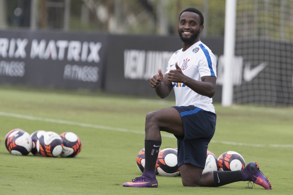 Mendoza durante treino do Corinthians