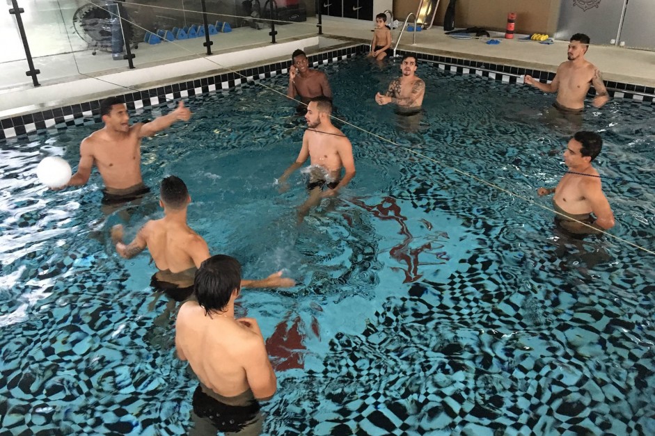 Na piscina, jogadores se reapresentam depois de confronto contra o Luverdense