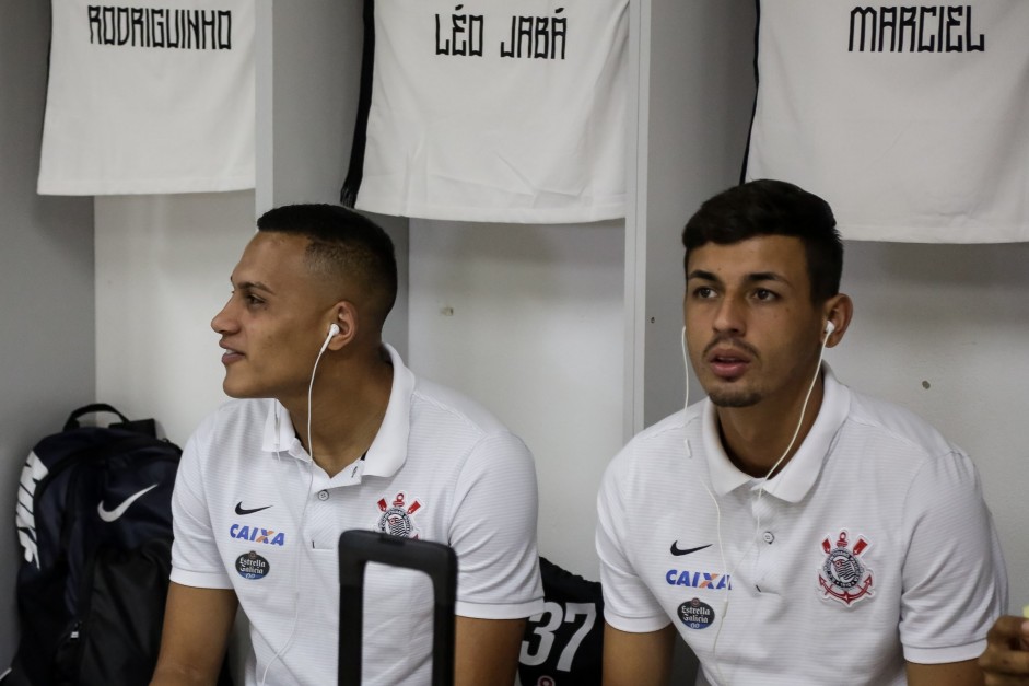 Marciel e Léo Jabá antes do jogo contra a Ferroviária, pelo Paulistão