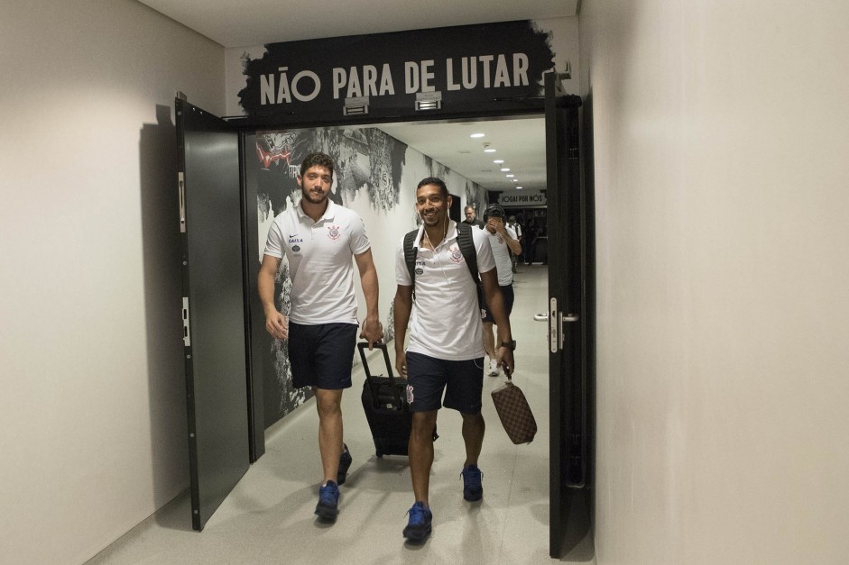 Leo príncipe e xx no vestiário da Arena Corinthians