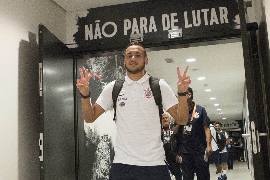 Maycon no vestiário da Arena Corinthians