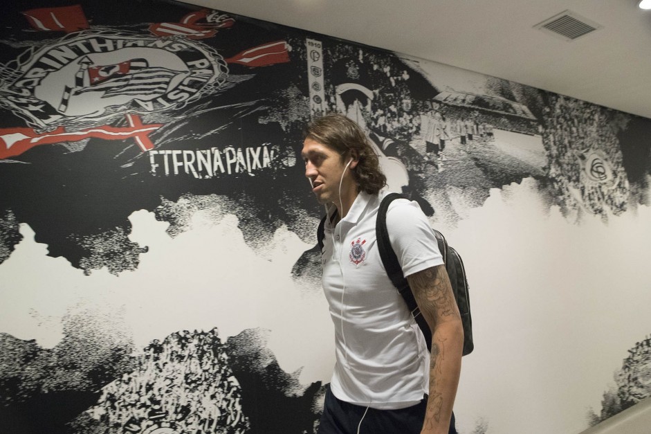 Cássio antes da partida contra o Linense pelo Campeonato Paulista