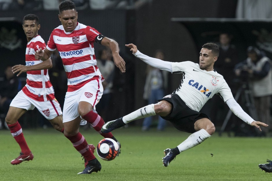 Gabriel em ação contra o Linense pela última rodada do campeonato paulista