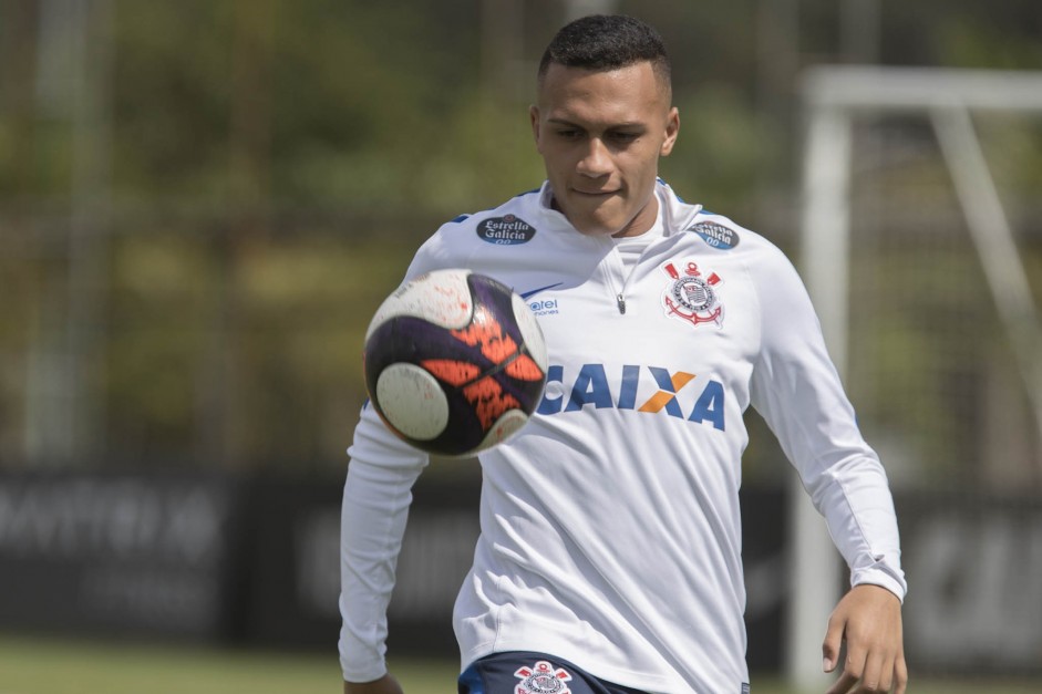 Lo Jab mostrando habilidade no treino do Corinthians