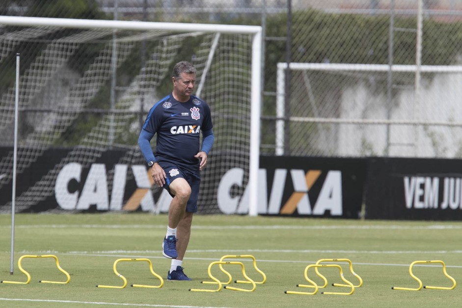 Walmir Cruz destaca positivamente a temporada do Corinthians no condicionamento fsico