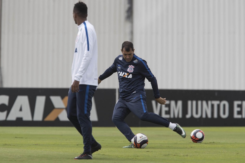 Fbio Carille e J no treino do Corinthians antes da partida contra o Botafogo-SP