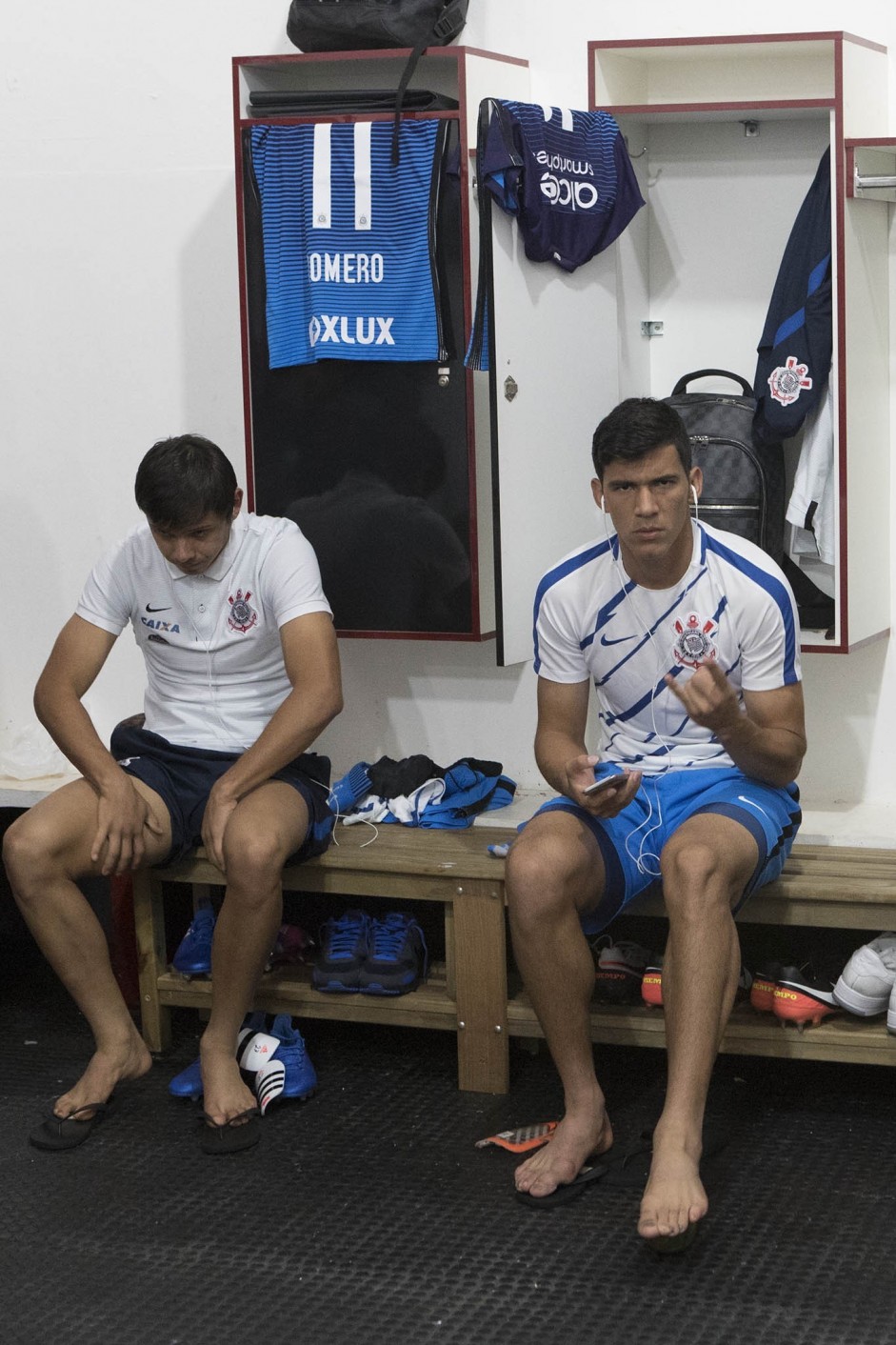 Balbuena aguardando no vestiário em Ribeirão, partida contra o Botafogo-SP