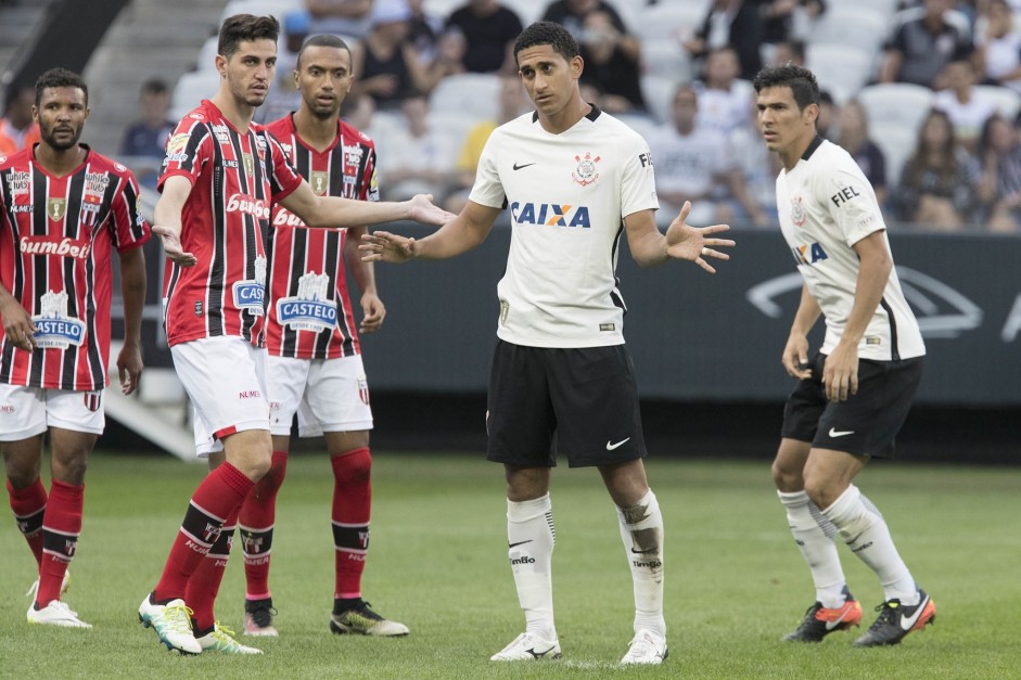 Pablo e Balbuena formaram a dupla de zaga diante o Botafogo de Ribeiro
