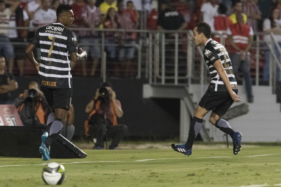 J e Rodriguinho fizeram os gols do Corinthians no Majestoso