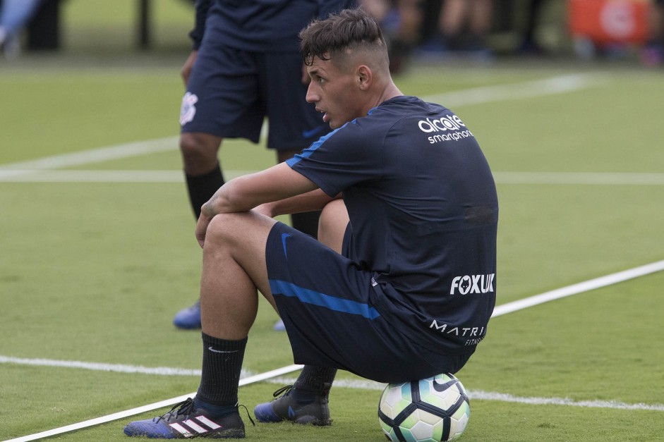 Marciel treinou durante a reapresentação do Corinthians