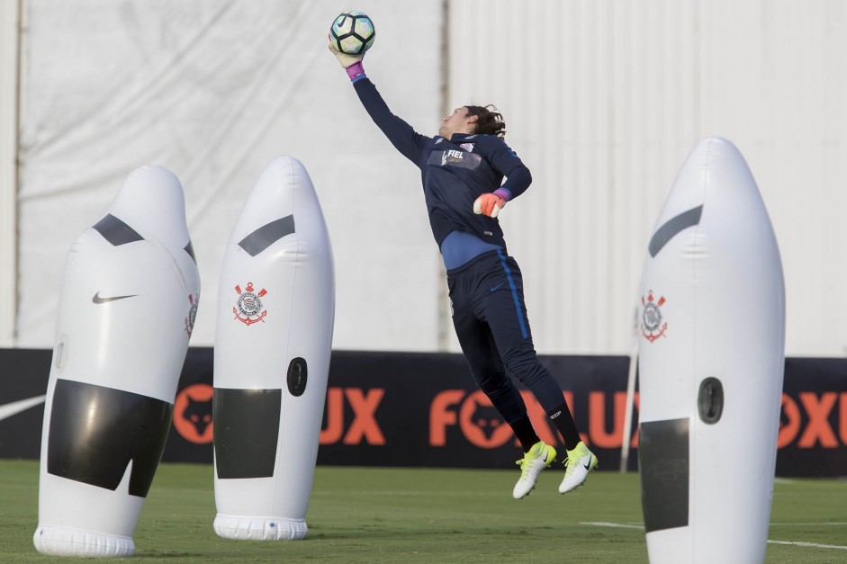 Cássio treinando duro para manter a boa fase