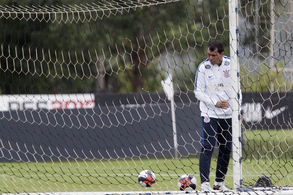 Carille comandou o treino, em conjunto com a comissão técnica