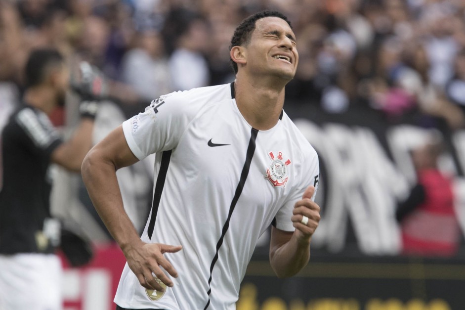 Pablo se lamentando diante o São Paulo, na Arena, pelo Paulistão