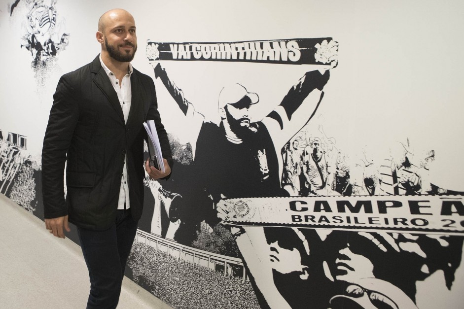 Alessandro chegando à Arena para assistir a decisão da vaga na final do Paulista contra o São Paulo