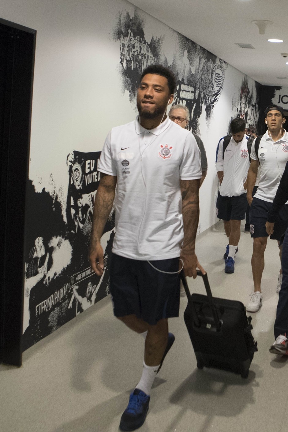 Kazim chegando para semifinal contra o So Paulo, na Arena