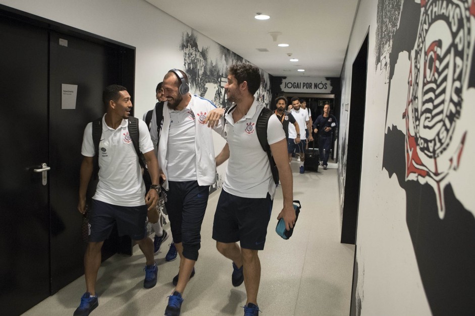 Léo Príncipe, Walter e Caíque França chegam à Arena para semifinal contra o São Paulo
