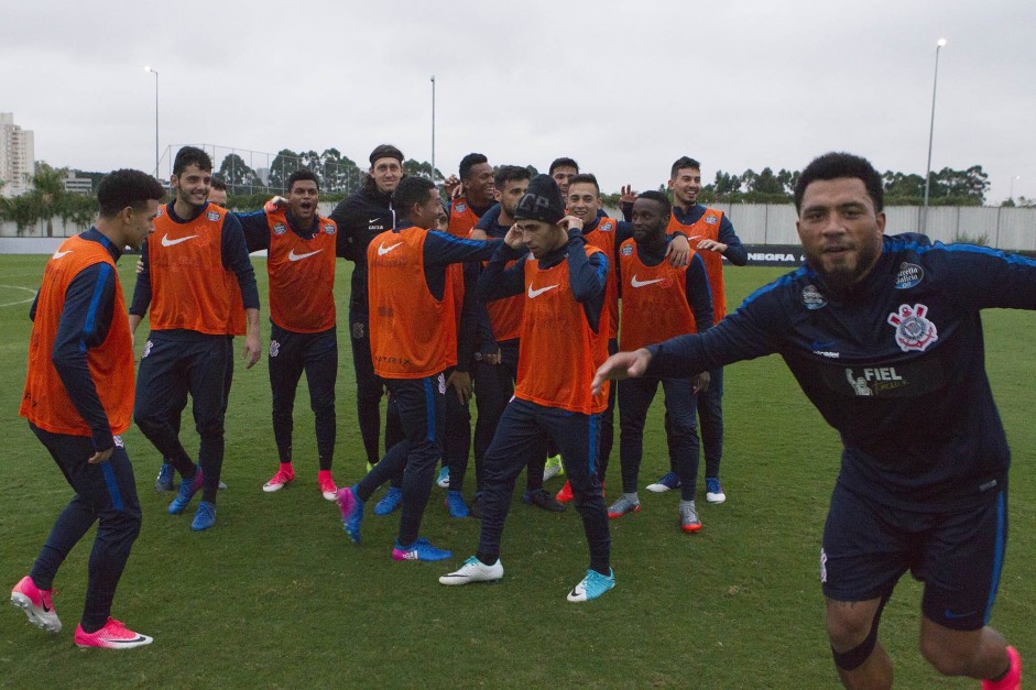 O Corinthians entra em campo neste domingo, contra a Ponte Preta