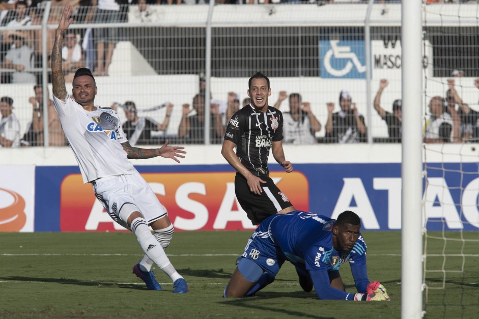 Momento do gol de Rodriguinho