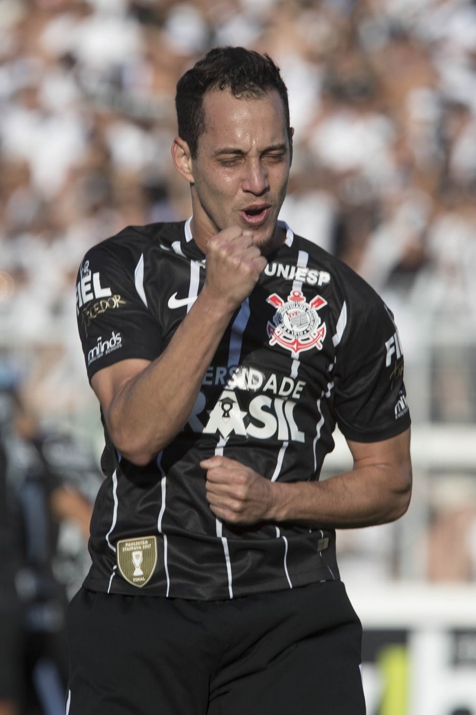 Rodriguinho se igualou a Jô na artilharia