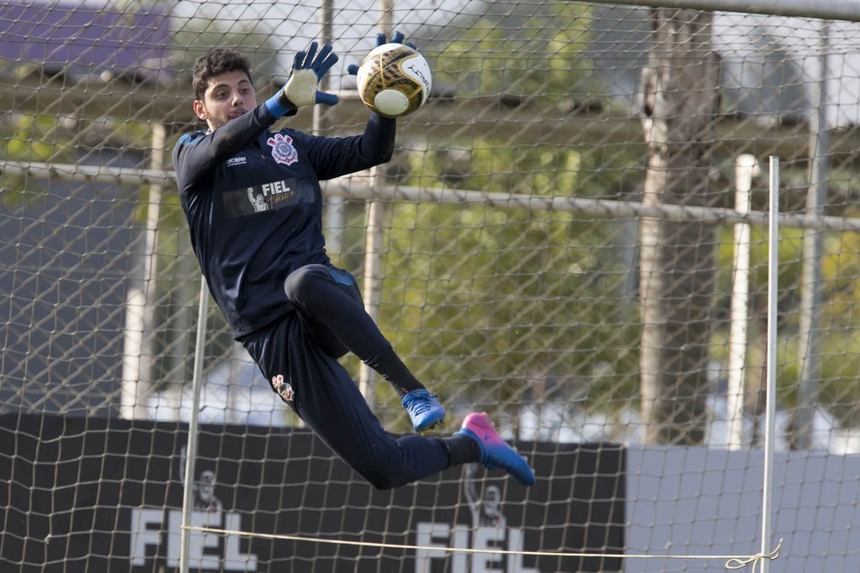 Matheus Vidotto durante reapresentação do Corinthians depois dos 3 a 0 sobre a Ponte Preta