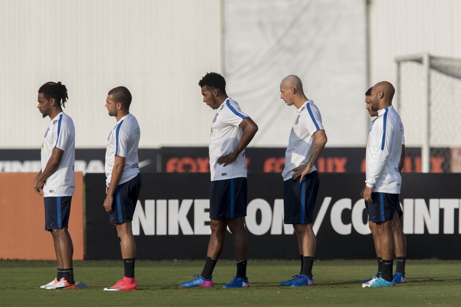 Da esquerda para a direita: Paulo Roberto, Clayton, Moisés, Marciel e Fellipe Bastos