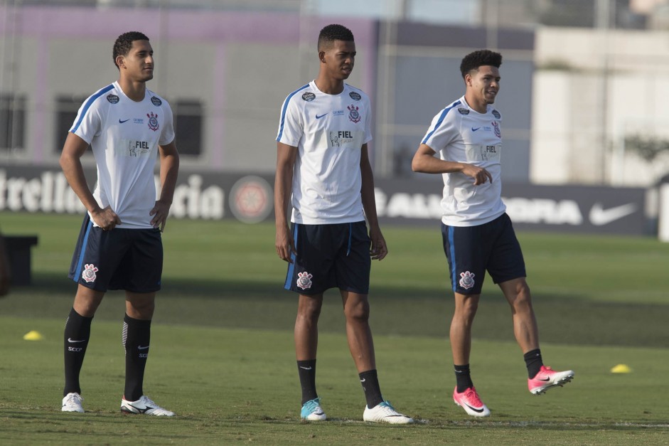 Pablo, Carilinhos e Marquinhos Gabriel concentrados no treino