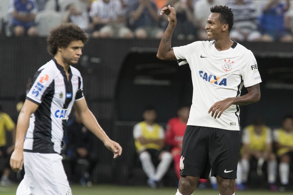 J marcou contra o Santos, de cabea, na Arena, e garantiu vitria do Corinthians no Paulisto