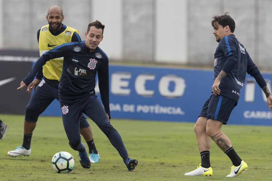 Rodriguinho e Fagner treinando para encara o Vitria, pelo Brasileiro