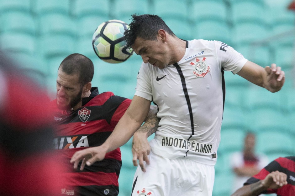 Apesar de sair lesionado, Balbuena foi um dos destaque do Corinthians contra o Vitria